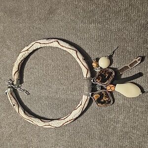 Costume jewelry choker fit necklace